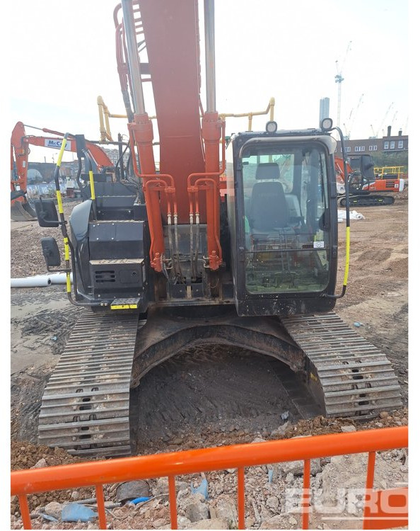 2021 Hitachi ZX225USLC-6 - Excavator pe şenile: Foto 4 2021 Hitachi ZX225USLC-6 - Excavator pe şenile: Foto 4