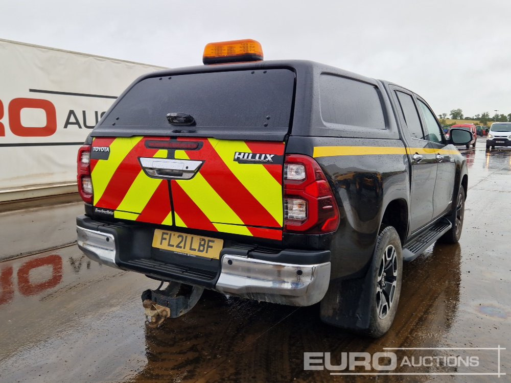 2021 Toyota Hilux Invincible - Pick-up: Foto 5 2021 Toyota Hilux Invincible - Pick-up: Foto 5
