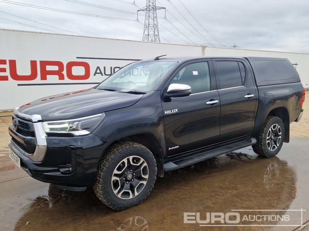 2021 Toyota Hilux Invincible - Pick-up: Foto 1 2021 Toyota Hilux Invincible - Pick-up: Foto 1