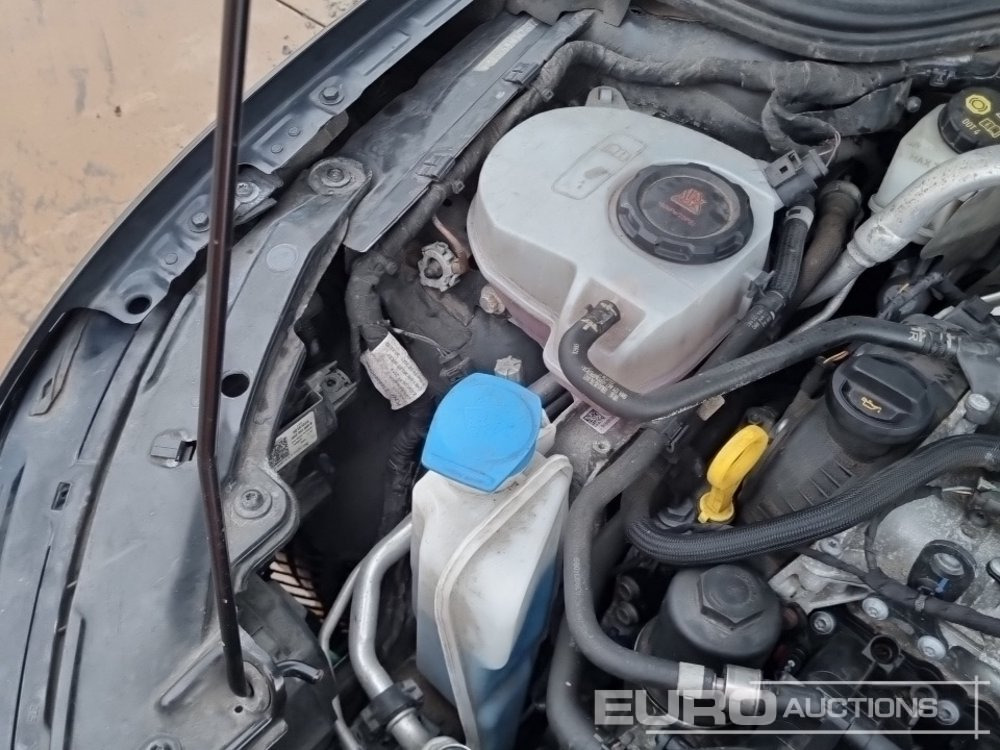 Automobil 2021 Volkswagen Golf R: Foto 15