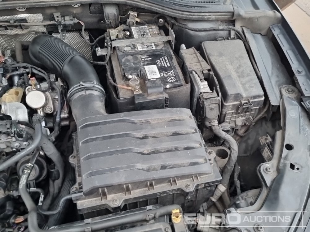 Automobil 2021 Volkswagen Golf R: Foto 14