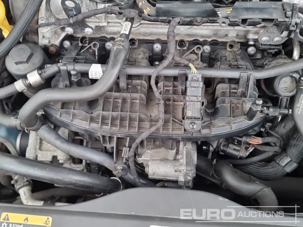 Automobil 2021 Volkswagen Golf R: Foto 18