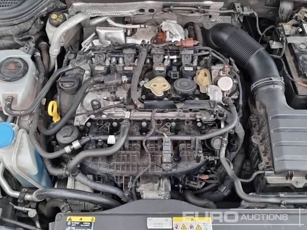 Automobil 2021 Volkswagen Golf R: Foto 16