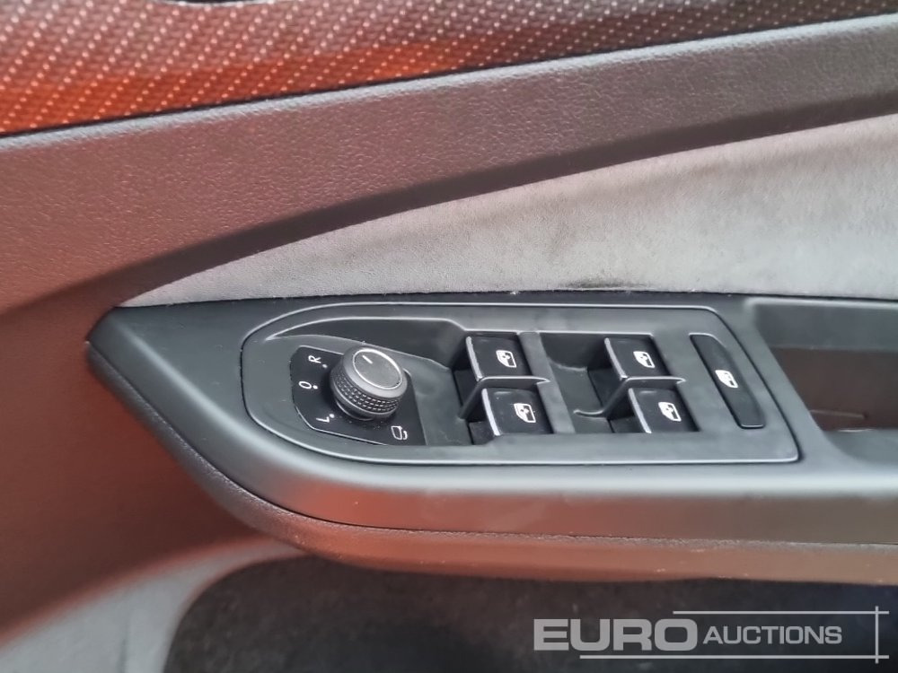 Automobil 2021 Volkswagen Golf R: Foto 36