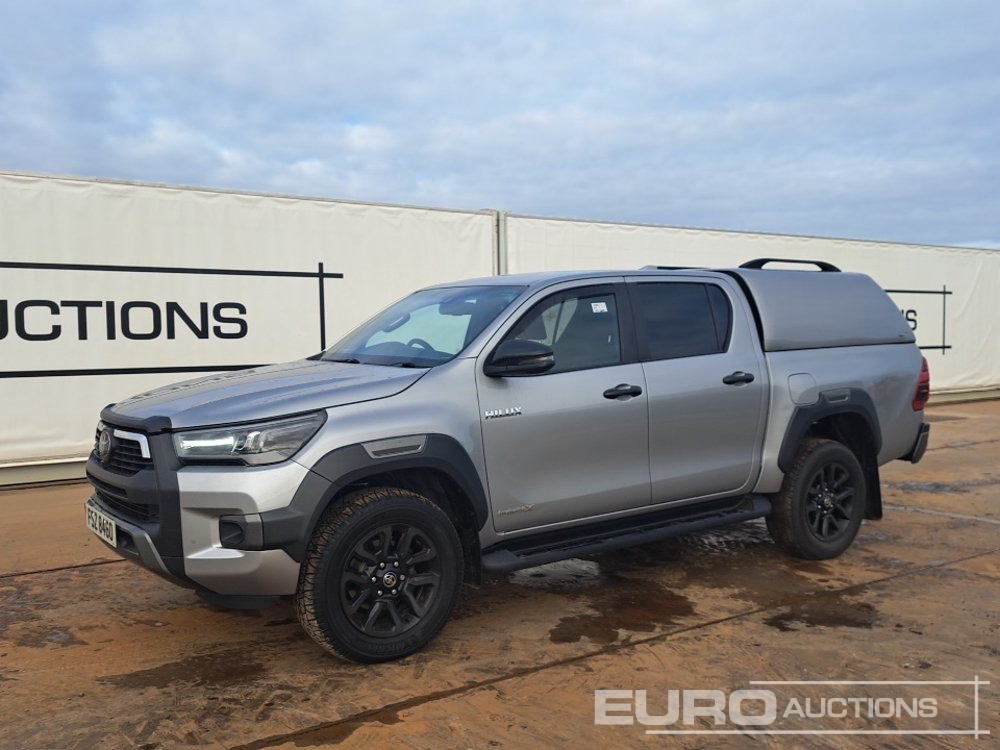 2022 Toyota Hilux Invincible X - Pick-up: Foto 1 2022 Toyota Hilux Invincible X - Pick-up: Foto 1