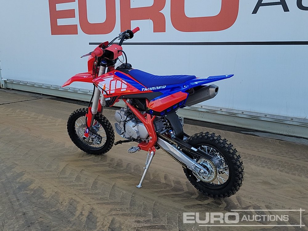 2025 Apollo Thunder 125cc Motorcross Bike, 14" Front, 12" Rear Tyres, Electric Start, Air Cooled, Hydraulic Suspension, Disc Brakes, Lighting Kit (UNASSEMBLED) - Motocicletă: Foto 3 2025 Apollo Thunder 125cc Motorcross Bike, 14" Front, 12" Rear Tyres, Electric Start, Air Cooled, Hydraulic Suspension, Disc Brakes, Lighting Kit (UNASSEMBLED) - Motocicletă: Foto 3