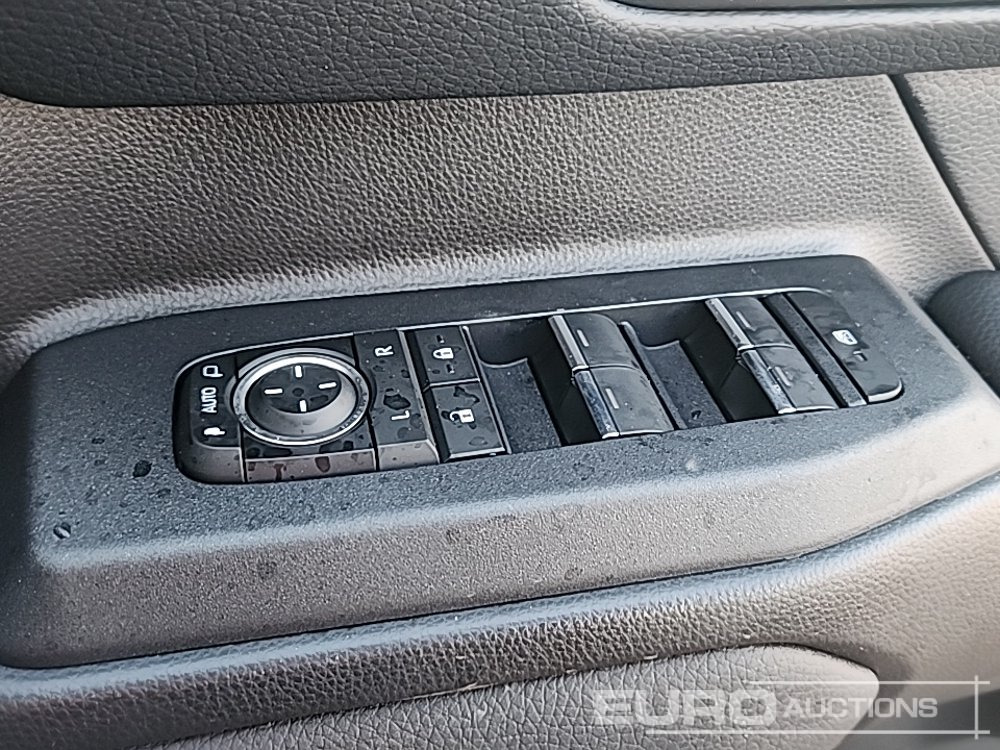 SUV 2025 Toyota Land Cruiser: Foto 23 SUV 2025 Toyota Land Cruiser: Foto 23