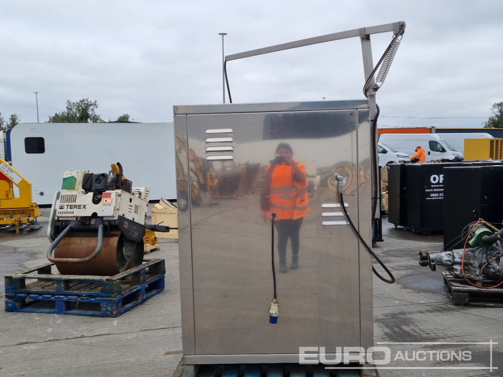 230Volt Hot Water Pressure Washer, Coin Operated - Aparat de spălat cu presiune: Foto 4 230Volt Hot Water Pressure Washer, Coin Operated - Aparat de spălat cu presiune: Foto 4