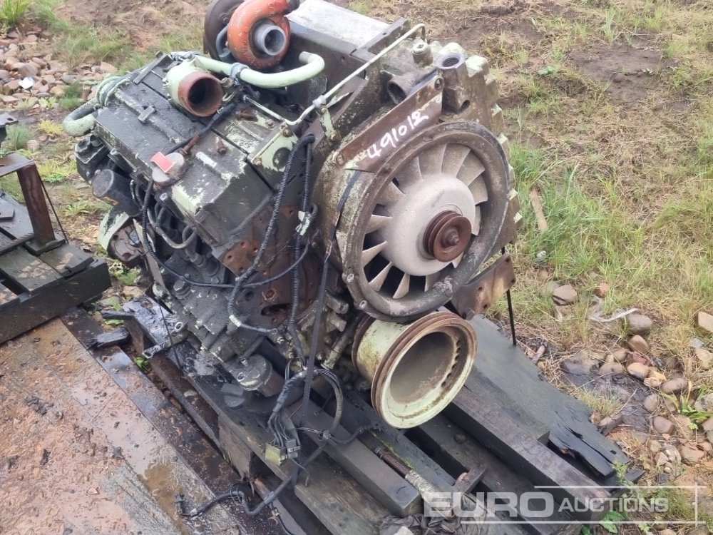 4 Cylinder Engine - Motor: Foto 1 4 Cylinder Engine - Motor: Foto 1