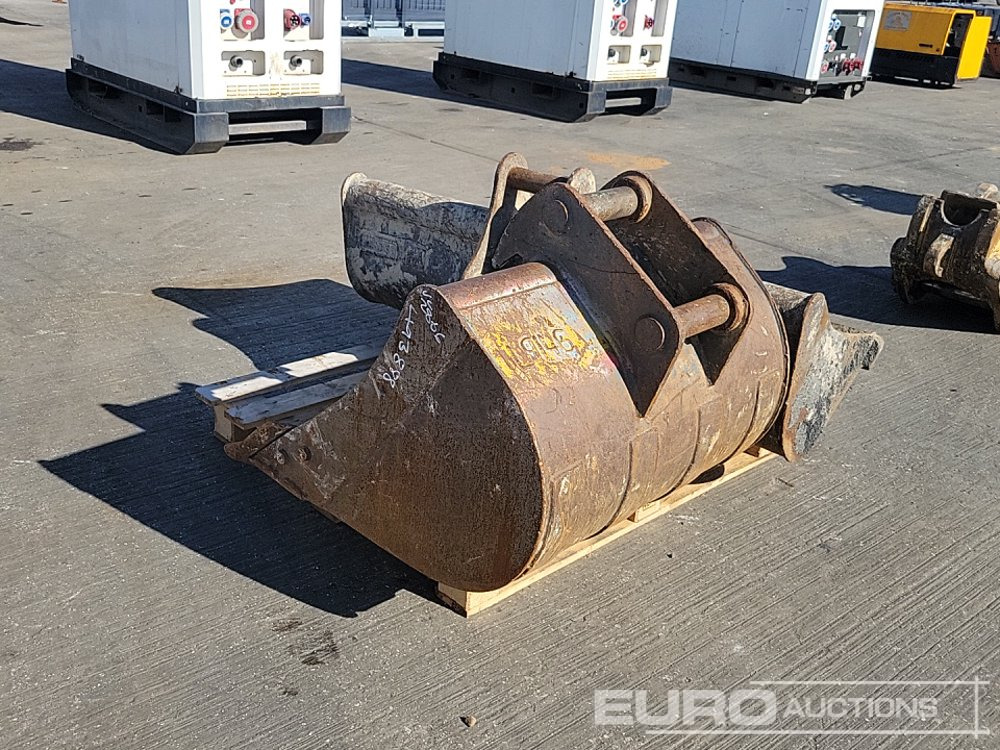 60" Ditching, 36" Digging Bucket 60mm Pin to suit 10 Ton Excavator - Cupă: Foto 1 60" Ditching, 36" Digging Bucket 60mm Pin to suit 10 Ton Excavator - Cupă: Foto 1