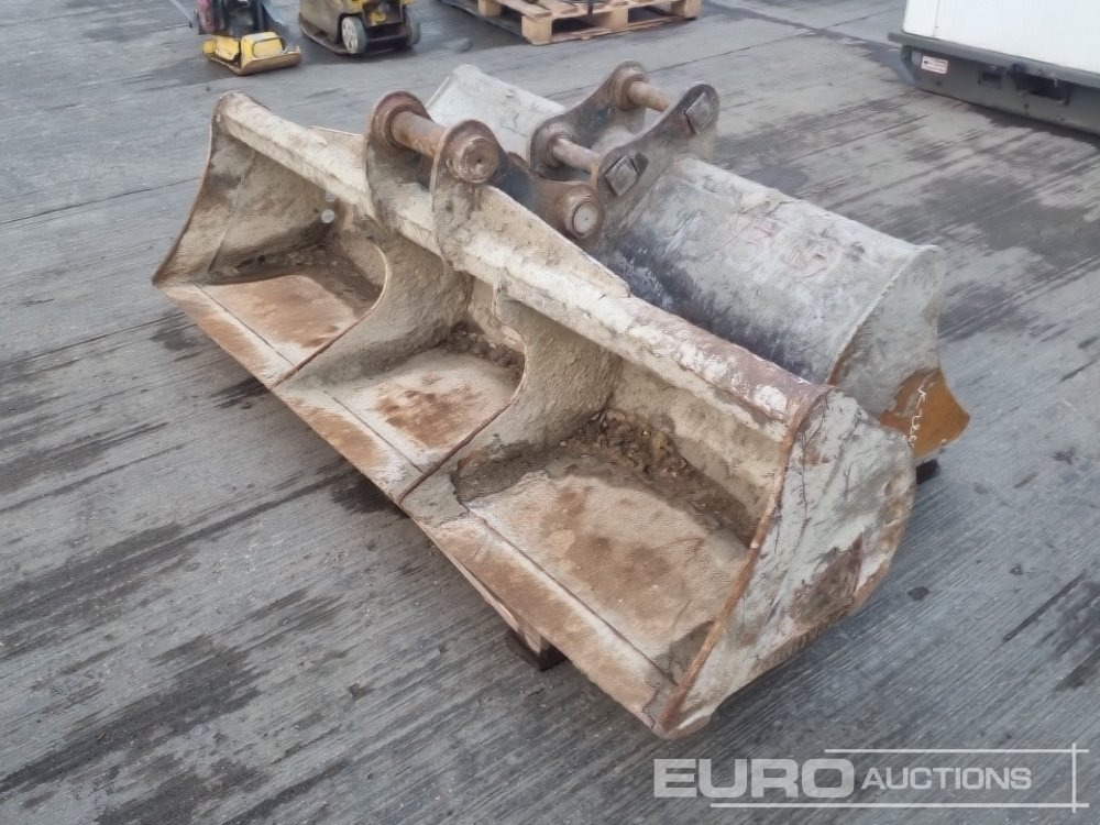 72", 60" Ditching Bucket 45-60mm Pin to suit 4-10 Ton Excavator - Cupă: Foto 1 72", 60" Ditching Bucket 45-60mm Pin to suit 4-10 Ton Excavator - Cupă: Foto 1