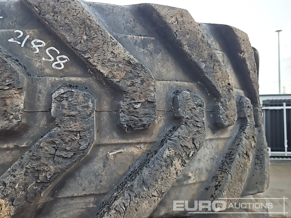 Alliance 400/80-24 Tyre (4 of) - Anvelopă: Foto 5 Alliance 400/80-24 Tyre (4 of) - Anvelopă: Foto 5