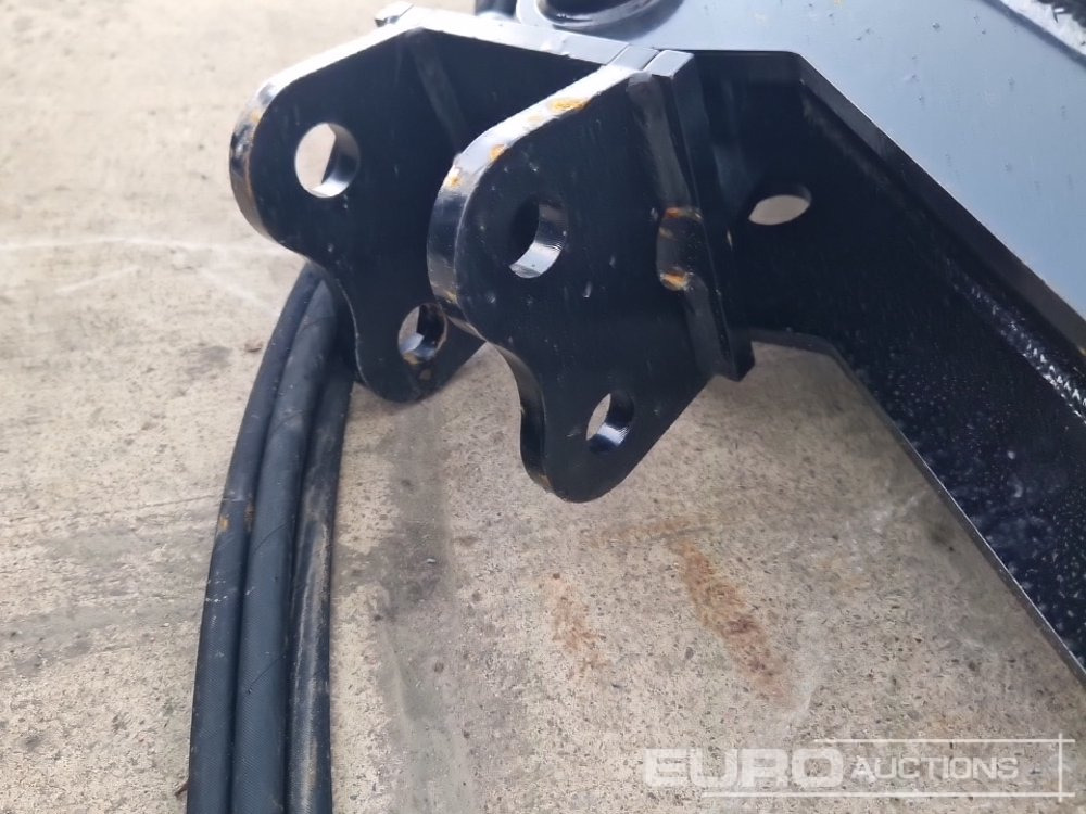 Ataşament pentru Excavator Unused 32" Hydraulic Tilting Bucket to suit Mini Excavator: Foto 7 Ataşament pentru Excavator Unused 32" Hydraulic Tilting Bucket to suit Mini Excavator: Foto 7