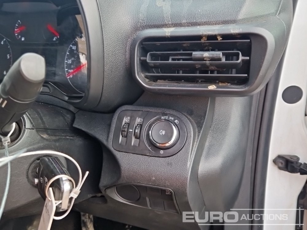 Autoutilitară 2019 Vauxhall Combo: Foto 28