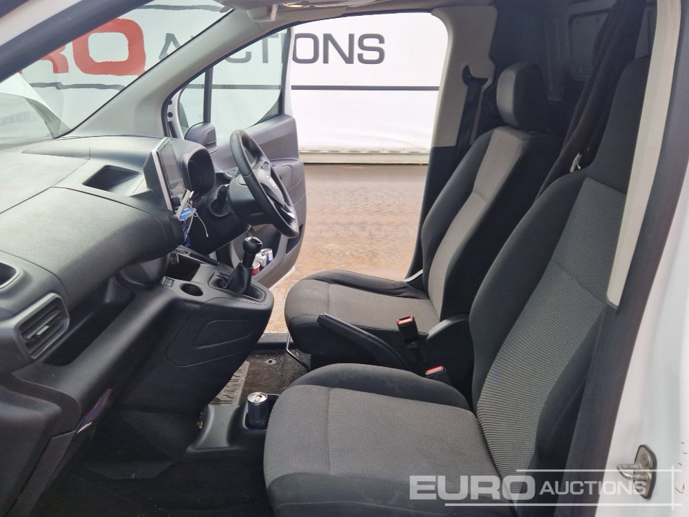 Autoutilitară 2019 Vauxhall Combo: Foto 21