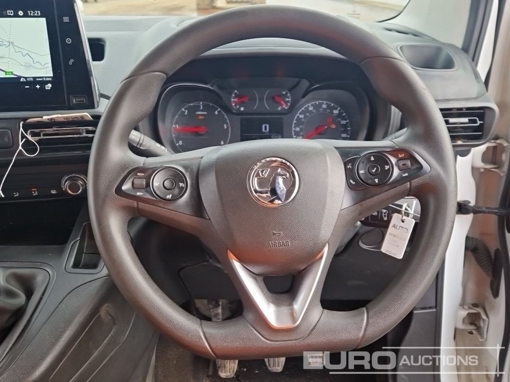 Autoutilitară 2019 Vauxhall Combo: Foto 30