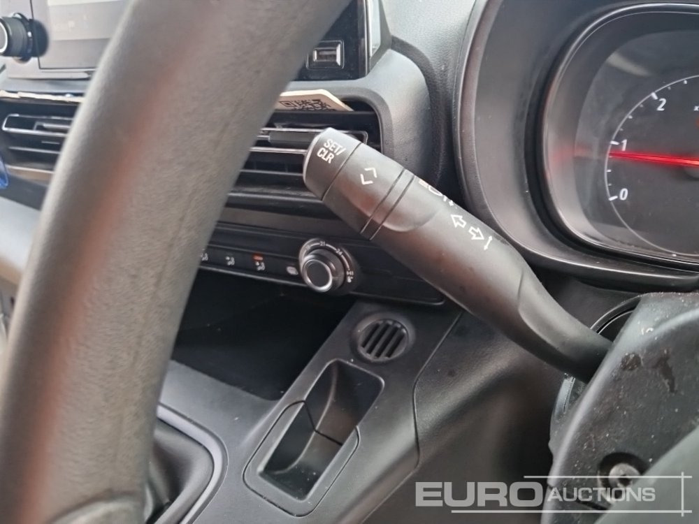 Autoutilitară 2019 Vauxhall Combo: Foto 26