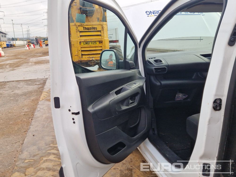 Autoutilitară 2019 Vauxhall Combo: Foto 20