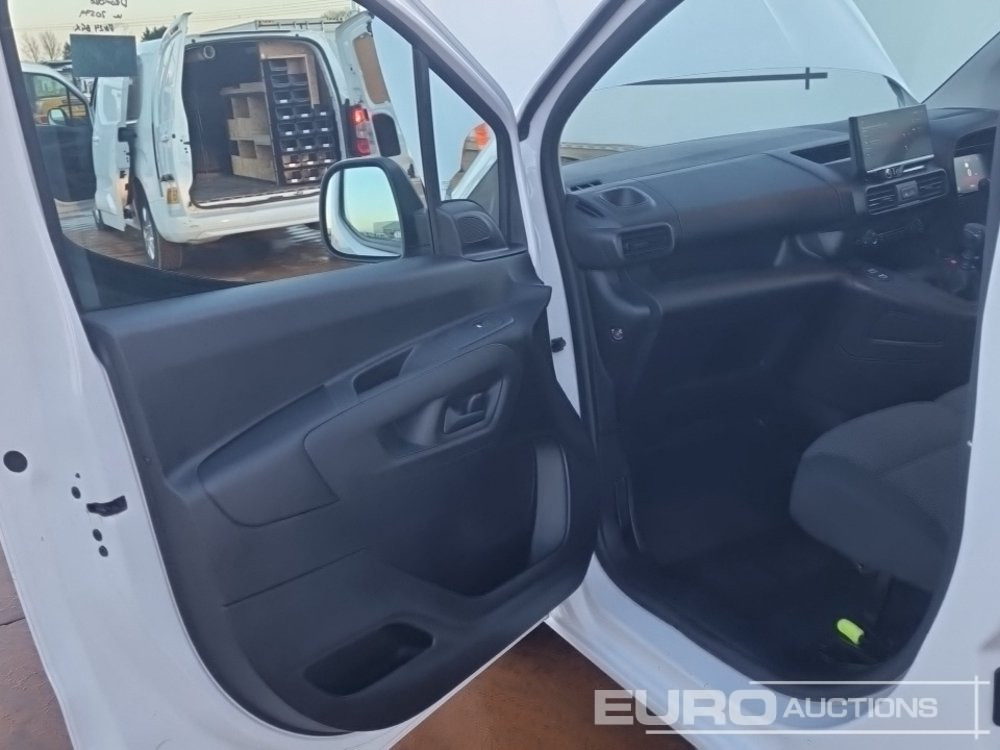 Autoutilitară 2024 Vauxhall Combo: Foto 20