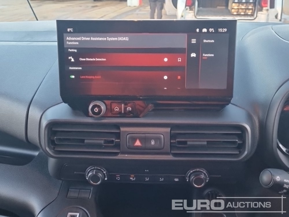 Autoutilitară 2024 Vauxhall Combo: Foto 25