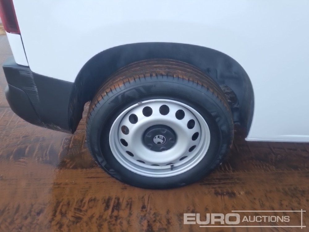 Autoutilitară 2024 Vauxhall Combo: Foto 11