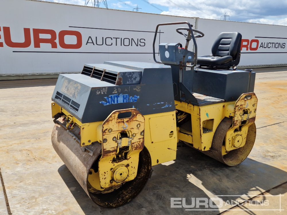 Bomag BW120AD-3 - Cilindru compactor: Foto 1 Bomag BW120AD-3 - Cilindru compactor: Foto 1