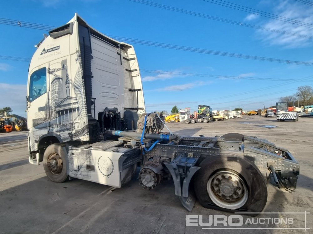 2017 Volvo 6x2 Mid Lift, 3 Way Camera, A/C, Automatic Gearbox - Cap tractor: Foto 2 2017 Volvo 6x2 Mid Lift, 3 Way Camera, A/C, Automatic Gearbox - Cap tractor: Foto 2