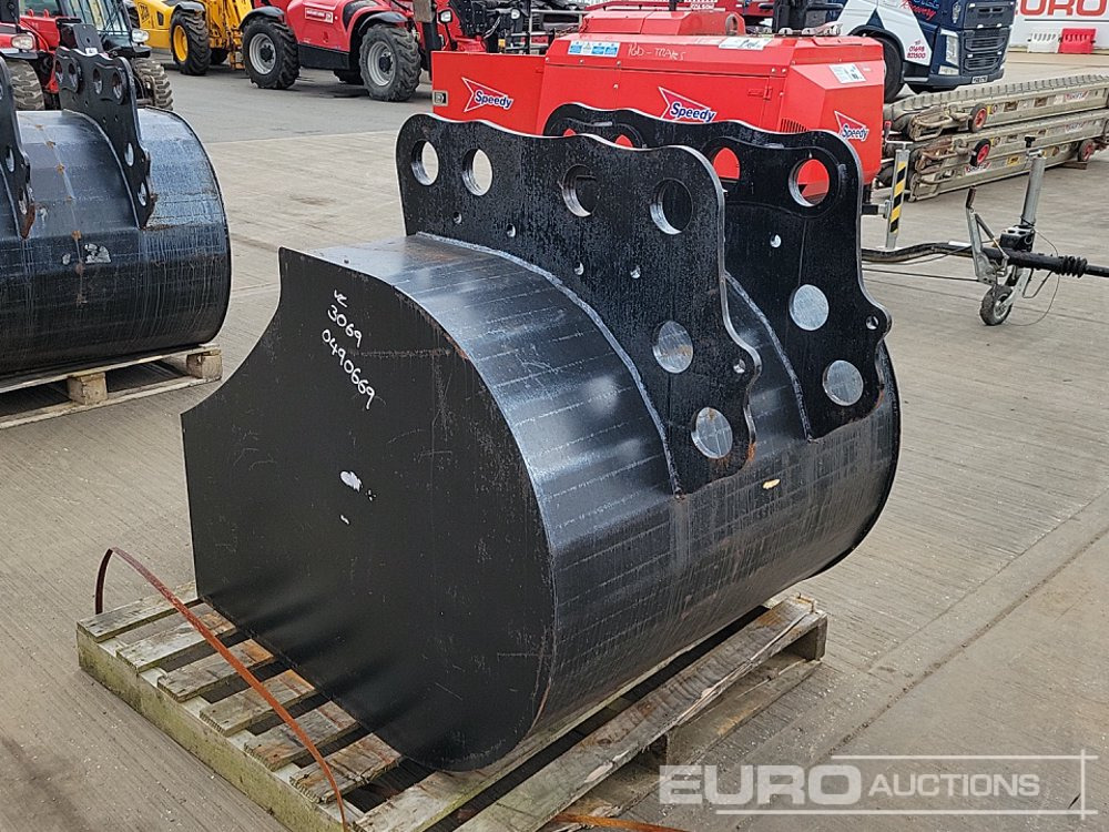 Concrete Pouring Bucket 80mm Pin to suit 20 Ton Excavator - Cupă: Foto 3 Concrete Pouring Bucket 80mm Pin to suit 20 Ton Excavator - Cupă: Foto 3