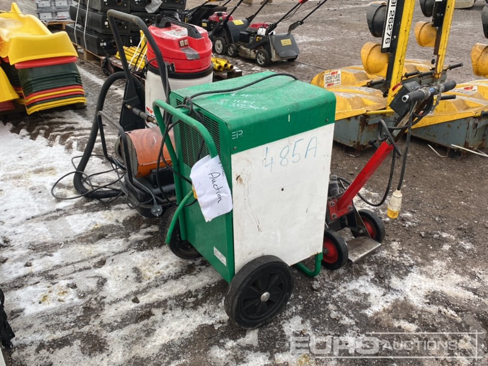 Fireball Space Heater, Industral Vacuum, Ebac Dehumidifier, Floor Scraper (4 of) - Echipament industrial de climatizare: Foto 5 Fireball Space Heater, Industral Vacuum, Ebac Dehumidifier, Floor Scraper (4 of) - Echipament industrial de climatizare: Foto 5