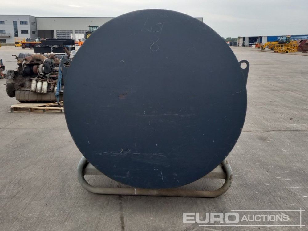 Fuel Proof 2000 Litre Bunded Fuel bowser, Eletric Pump, Fuel Meter - Rezervor de stocare: Foto 4 Fuel Proof 2000 Litre Bunded Fuel bowser, Eletric Pump, Fuel Meter - Rezervor de stocare: Foto 4