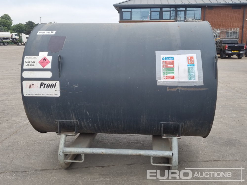 Fuel Proof 2000 Litre Bunded Fuel bowser, Eletric Pump, Fuel Meter - Rezervor de stocare: Foto 2 Fuel Proof 2000 Litre Bunded Fuel bowser, Eletric Pump, Fuel Meter - Rezervor de stocare: Foto 2