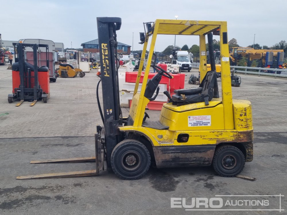 Hyster Diesel Forklift, 3 Stage Free Lift Mast, Side Shift, Forks (Runs, Slow Drive) - Motostivuitor: Foto 2 Hyster Diesel Forklift, 3 Stage Free Lift Mast, Side Shift, Forks (Runs, Slow Drive) - Motostivuitor: Foto 2