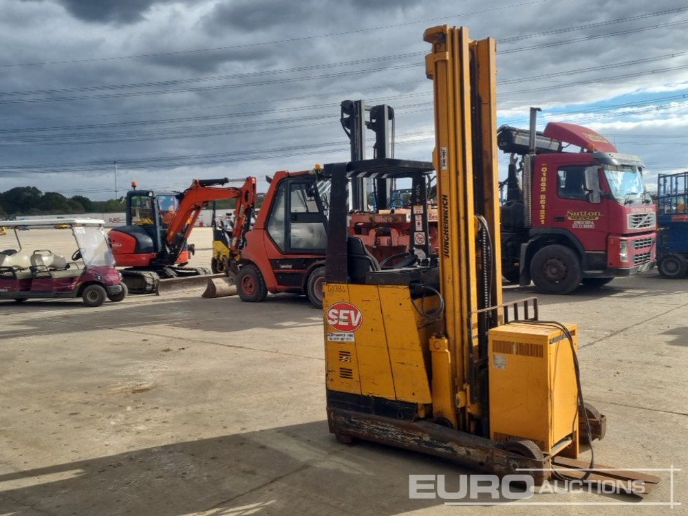 Jungheinrich Electric Side Loader Forklift, 3 Stage Free Lift Mast, Forks, Charger (Flat Battery) - Motostivuitor: Foto 3 Jungheinrich Electric Side Loader Forklift, 3 Stage Free Lift Mast, Forks, Charger (Flat Battery) - Motostivuitor: Foto 3