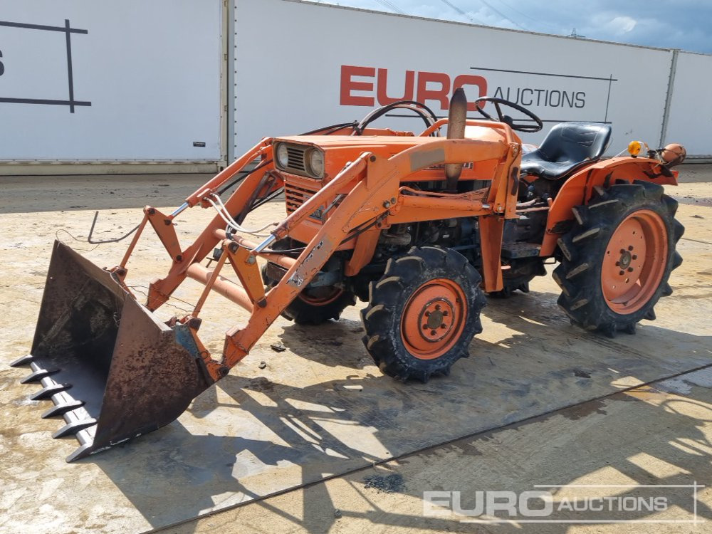 Kubota L2201DT - Tractor mic: Foto 1 Kubota L2201DT - Tractor mic: Foto 1