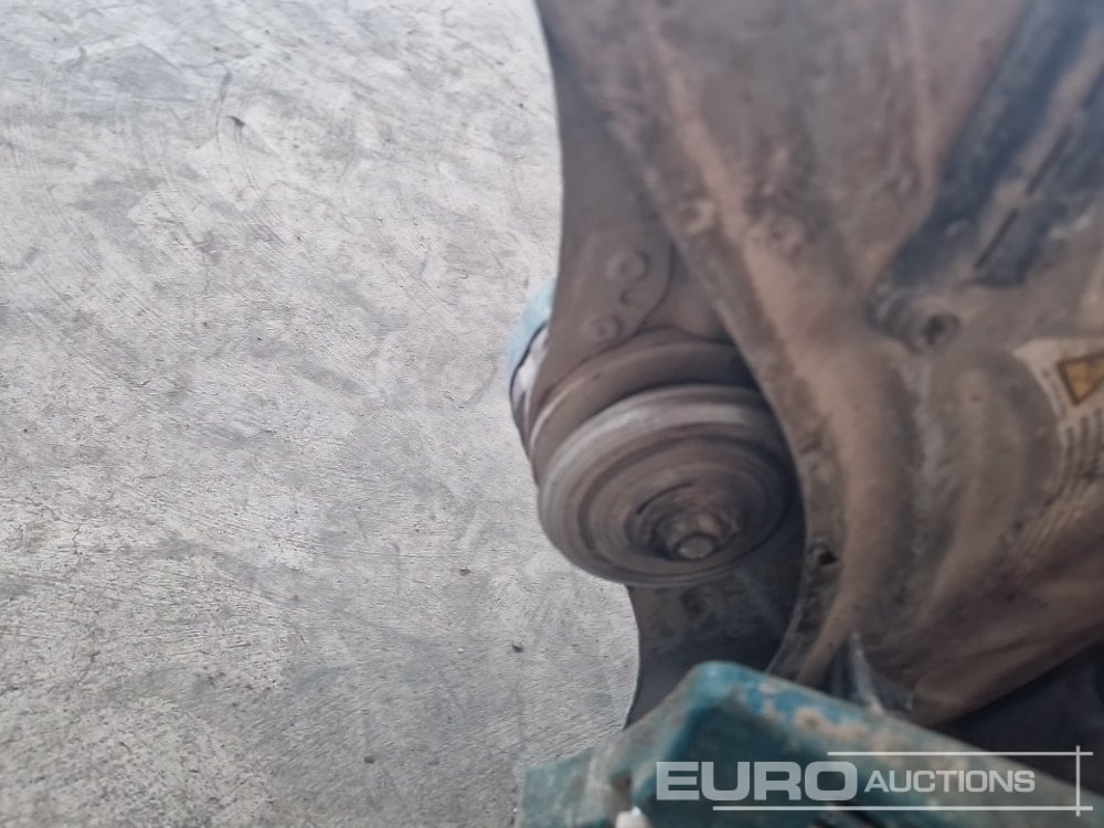 Echipament de atelier Makita Petrol Con Saw: Foto 7 Echipament de atelier Makita Petrol Con Saw: Foto 7