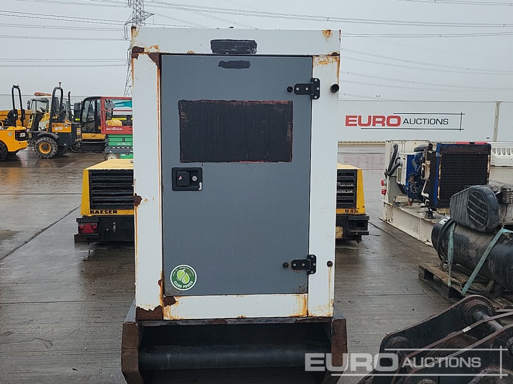 SDMO R110 - Generator electric: Foto 4 SDMO R110 - Generator electric: Foto 4