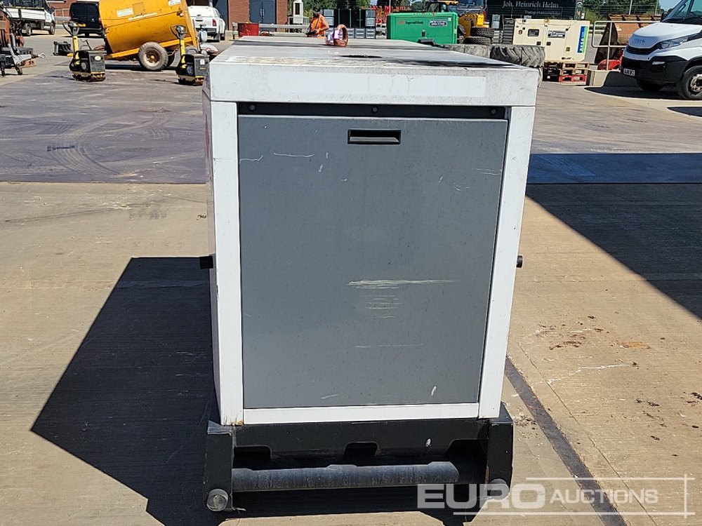 SDMO R33 - Generator electric: Foto 4 SDMO R33 - Generator electric: Foto 4