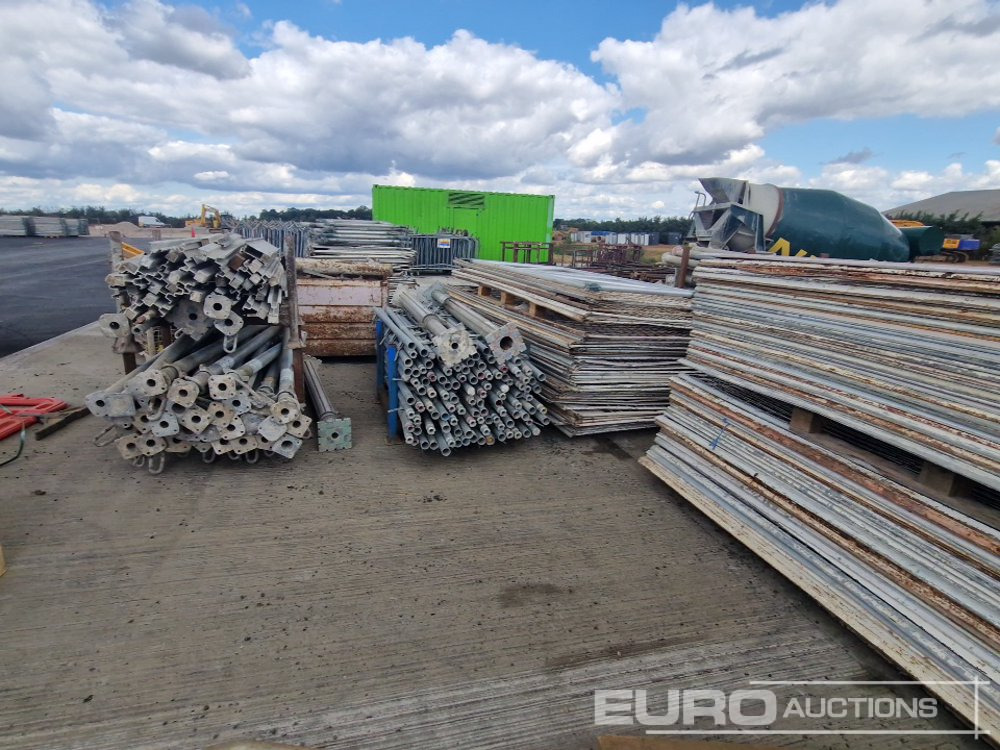 Echipamente de constructii Steel Mesh Panels (5 Pallets of & 1 Stillage of), Acro Props (5 Stillages of), Kwikstage Polls (2 Stillages of), Stillge of Fittings: Foto 6