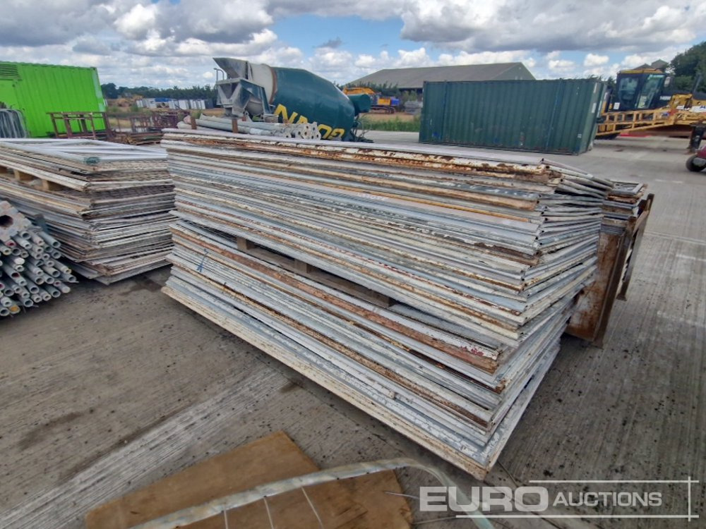 Echipamente de constructii Steel Mesh Panels (5 Pallets of & 1 Stillage of), Acro Props (5 Stillages of), Kwikstage Polls (2 Stillages of), Stillge of Fittings: Foto 7