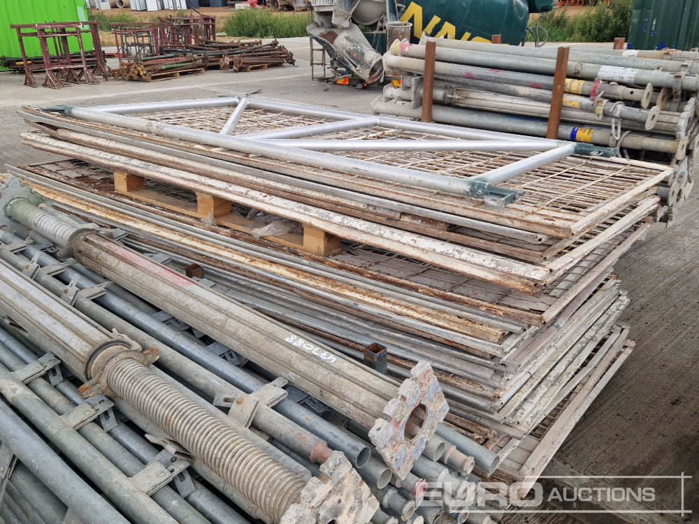 Echipamente de constructii Steel Mesh Panels (5 Pallets of & 1 Stillage of), Acro Props (5 Stillages of), Kwikstage Polls (2 Stillages of), Stillge of Fittings: Foto 10