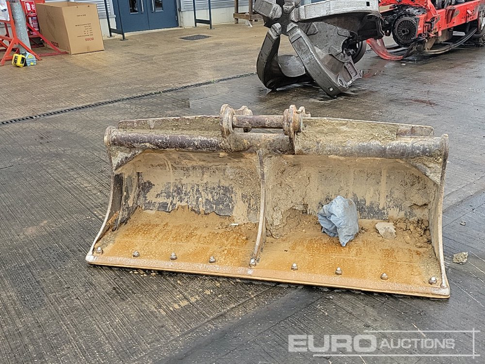 Strickland 60" Ditching Buxket 65mm Pin to suit 13 Ton Excavator - Cupă: Foto 2 Strickland 60" Ditching Buxket 65mm Pin to suit 13 Ton Excavator - Cupă: Foto 2