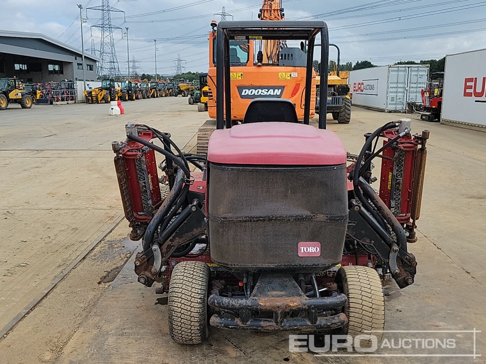 Toro Reelmaster 6700-D - Maşină de tuns iarba: Foto 4 Toro Reelmaster 6700-D - Maşină de tuns iarba: Foto 4