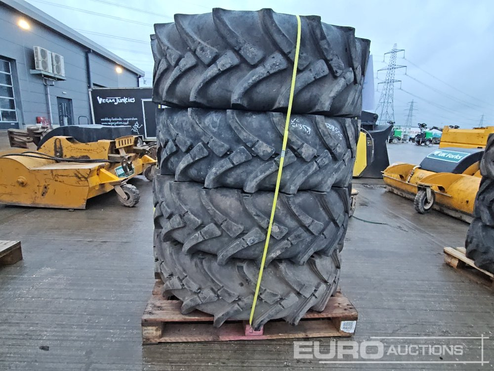 Traction Master 16.5/85-24 Tyre (4 of) - Anvelopă: Foto 2 Traction Master 16.5/85-24 Tyre (4 of) - Anvelopă: Foto 2