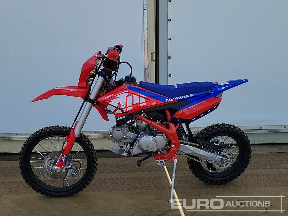 Unused 2025 Apollo Thunder 125cc Motorcross Bike, 17" Front, 14" Rear Tyres, Electric Start, Air Cooled, Hydraulic Suspension, Disc Brakes, Lighting Kit (UNASSEMBLED) - Motocicletă: Foto 2 Unused 2025 Apollo Thunder 125cc Motorcross Bike, 17" Front, 14" Rear Tyres, Electric Start, Air Cooled, Hydraulic Suspension, Disc Brakes, Lighting Kit (UNASSEMBLED) - Motocicletă: Foto 2