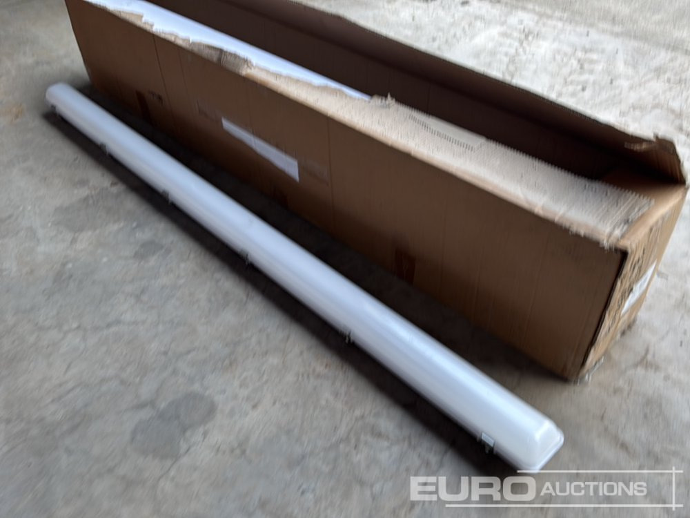 Unused 6' LED Ceiling Lights (6 of) - Echipament de atelier: Foto 5 Unused 6' LED Ceiling Lights (6 of) - Echipament de atelier: Foto 5