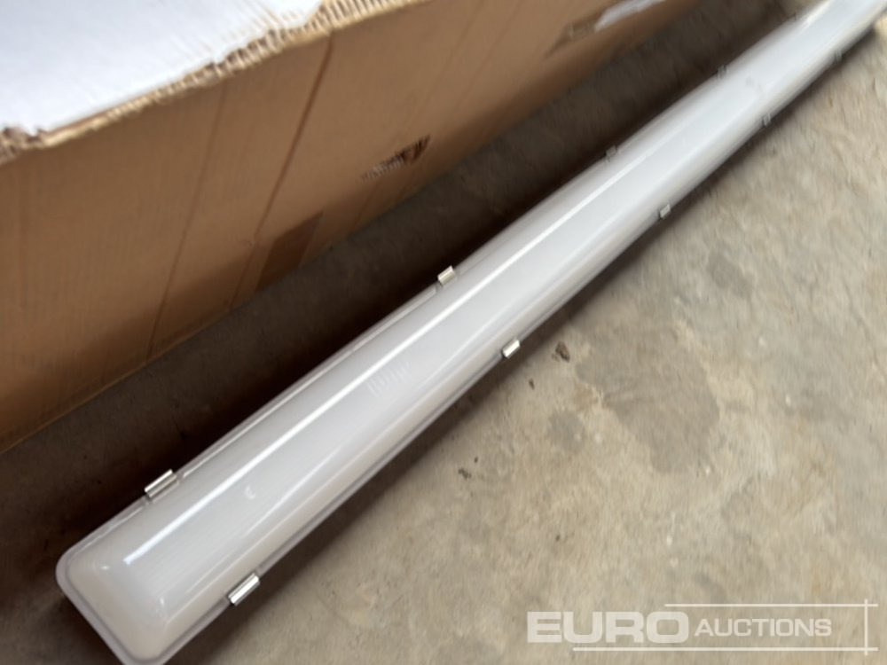 Unused 6' LED Ceiling Lights (6 of) - Echipament de atelier: Foto 4 Unused 6' LED Ceiling Lights (6 of) - Echipament de atelier: Foto 4