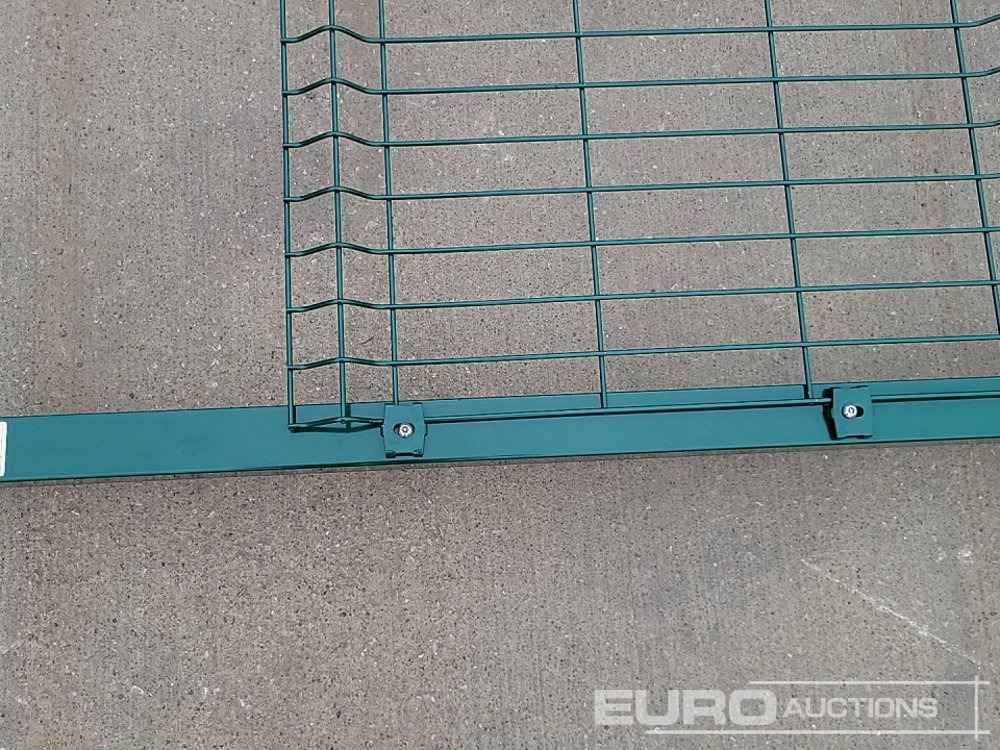 Echipamente de constructii Unused Galvanised & Powder Coated Heavy Duty (5mm) Wire Mesh Fencing, 25 x H2.4m x W2.2m Panels, 26 x 60mm x 60mm x3m Posts, with Fittings (Green): Foto 7