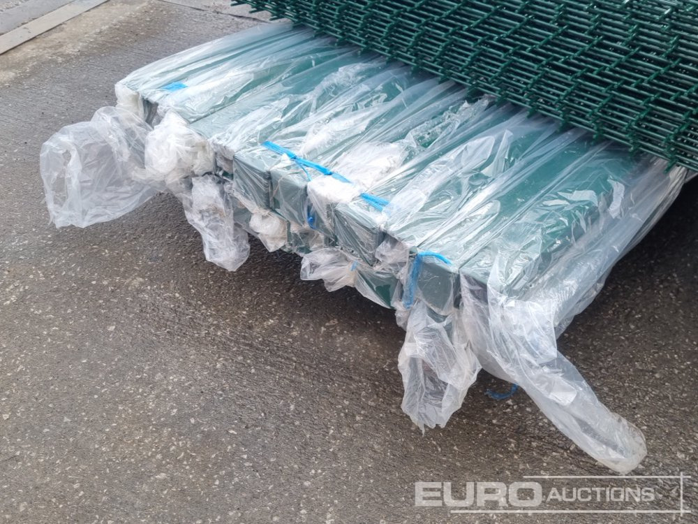 Echipamente de constructii Unused Galvanised & Powder Coated Heavy Duty (5mm) Wire Mesh Fencing, 25 x H2.4m x W2.2m Panels, 26 x 60mm x 60mm x3m Posts, with Fittings (Green): Foto 21
