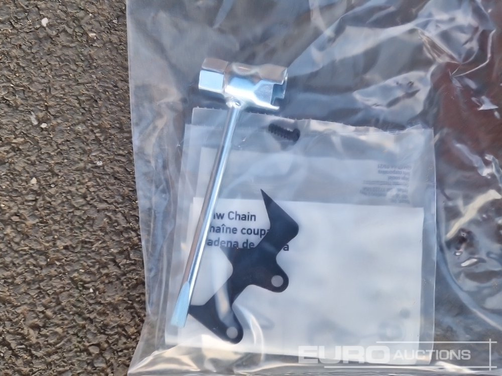 Echipament de atelier Unused Husqvarna 120 Mark II 14" Petrol Chain Saw: Foto 12