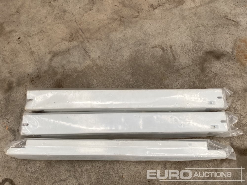 Unused Thorn Flourescent Ballasts (3 of), Thorn Fluorescent lights (2 of) - Echipament de atelier: Foto 5 Unused Thorn Flourescent Ballasts (3 of), Thorn Fluorescent lights (2 of) - Echipament de atelier: Foto 5